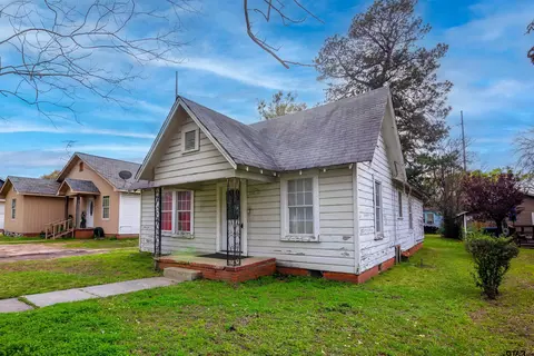 1110 N Englewood, Tyler, TX 75702