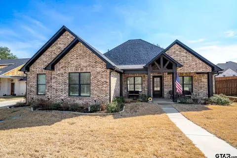 4220 Savannah Hills Ln, Longview, TX 75605