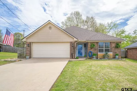 20 Oak Leaf, White Oak, TX 75693