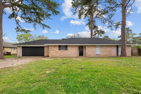 3485 Holly Ln, Flint, TX 75762