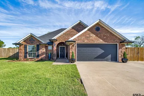 107 Abby Ct, Chandler, TX 75758