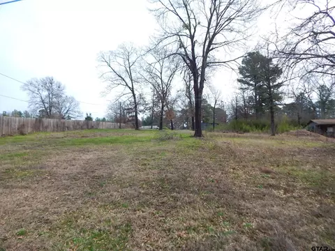 244 Woodpecker Rd, Gladewater, TX 75647