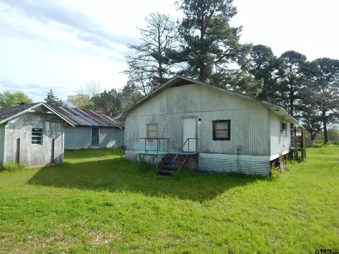 249 Woodpecker Rd, Gladewater, TX 75647