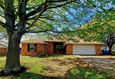 109 Waldman Dr, Gun Barrel City, TX 75156