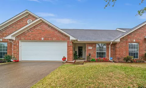 5401 Hollytree #1103, Tyler, TX 75703