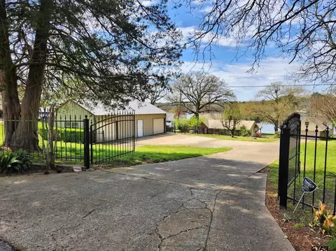 555 Acr 376, Palestine, TX 75801