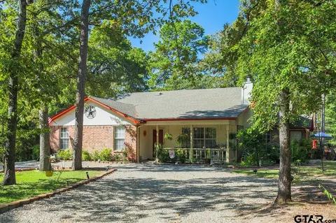 339 Green Meadow Trl, Holly Lake Ranch, TX 75765