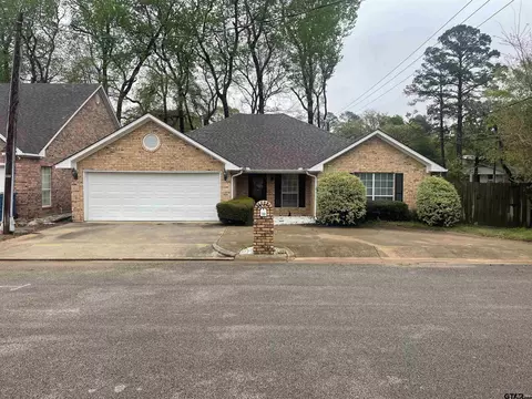 814 Wood Creek Cir, Jacksonville, TX 75766