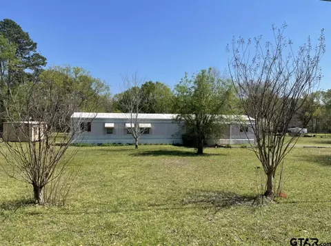 229 Woodcrest St, Kilgore, TX 75662