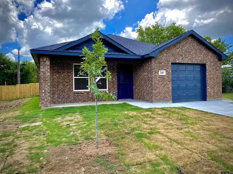 246 Spring Valley St, Gun Barrel City, TX 75156