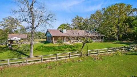 641 County Road 2139, Palestine, TX 75801