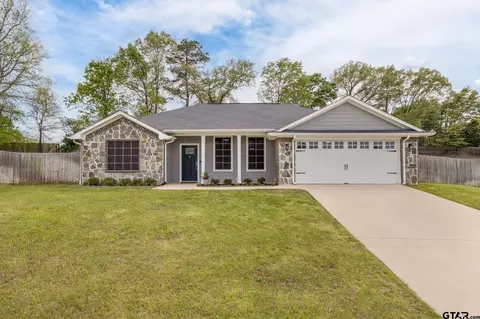 303 Mission Crest Cir, Lindale, TX 75771