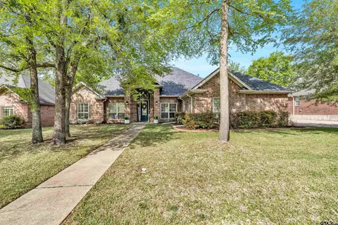 1922 Old Oak Dr, Tyler, TX 75703