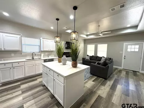 116 Mowery Ln, Pittsburg, TX 75686