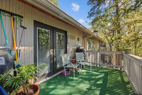197 Holly Hill Cir, Holly Lake Ranch, TX 75765
