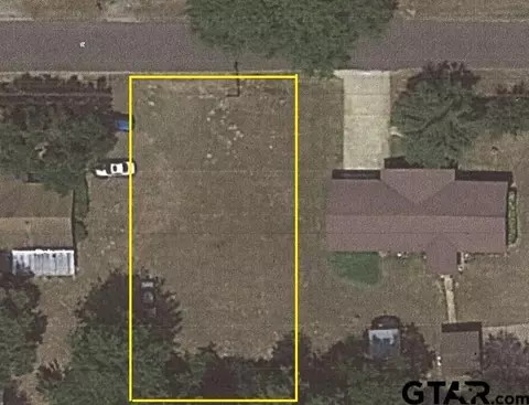 Pierce Lane, Jacksonville, TX 75766