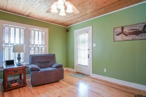 702 Mitchell St, Gilmer, TX 75644 photo 3