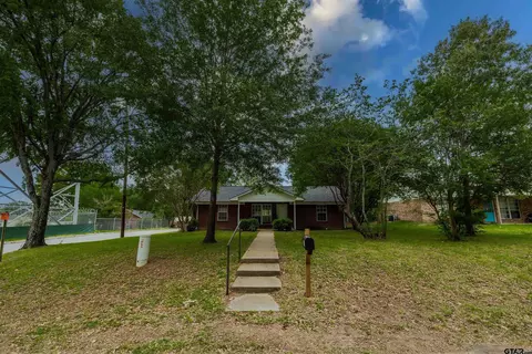 403 Cherry St, Chandler, TX 75758