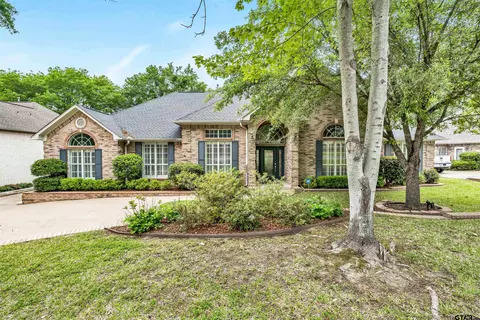 1701 Royal Oak Dr, Tyler, TX 75703