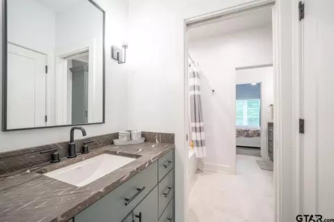 Bath - 202 Longleafe Dr, Longview, TX 75602 photo 5 of 7