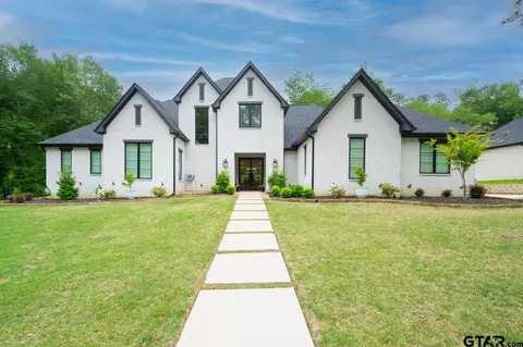 202 Longleafe Dr, Longview, TX 75602