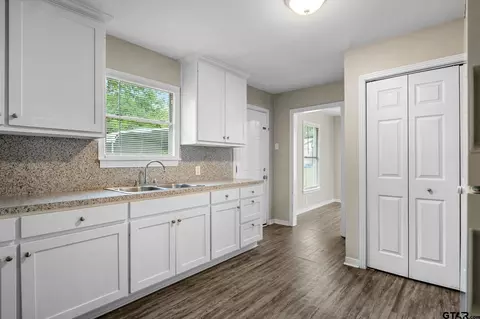 1501 E 5th St, Tyler, TX 75701 photo 8