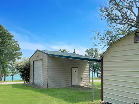 1400 Shoreline, Chandler, TX 75758
