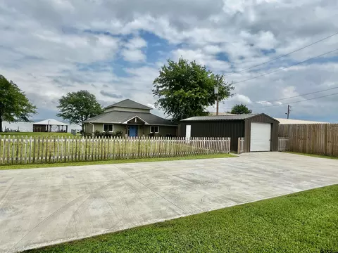 4591 Sunrise Dr, Chandler, TX 75758