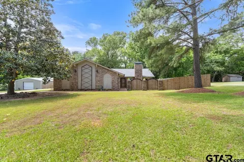 2605 Timberline Trl, Palestine, TX 75803