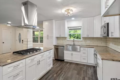 Kitchen - 520 Lance, Quitman, TX 75783 photo 4 of 4