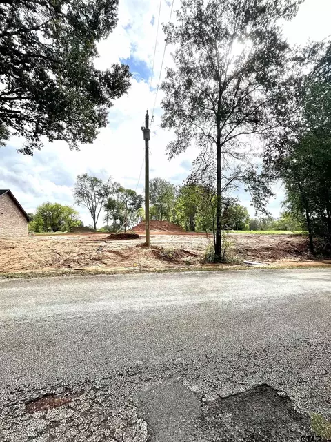1105 S Pineda St, Jacksonville, TX 75766