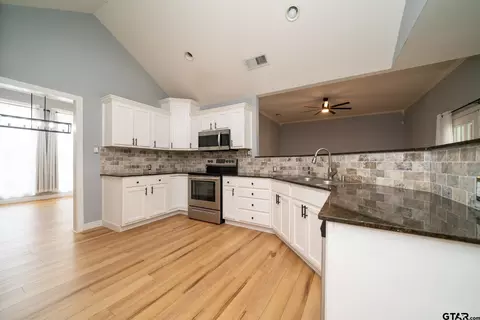 236 E Burton Dr, Longview, TX 75603 photo 7