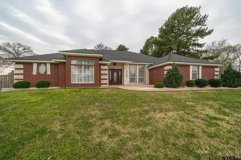 236 E Burton Dr, Longview, TX 75603 photo 1