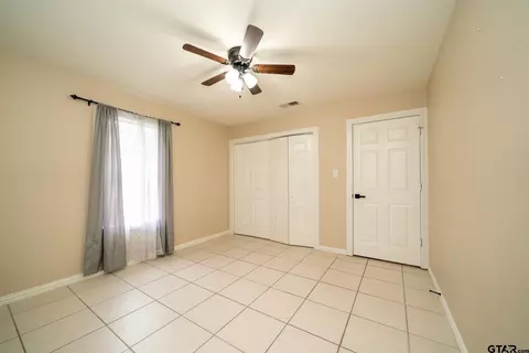 236 E Burton Dr, Longview, TX 75603 photo 17