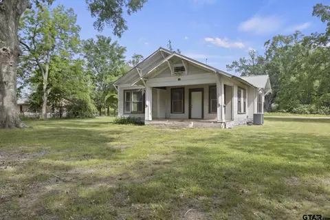 118 6th St, Bogata, TX 75417