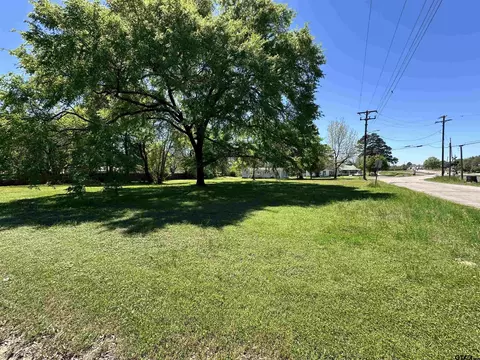 400 E Front, Naples, TX 75568