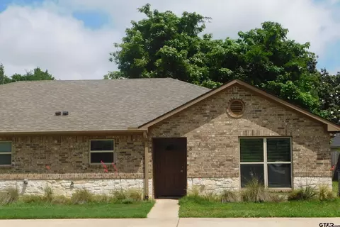 504 E B E South St, Lindale, TX 75771