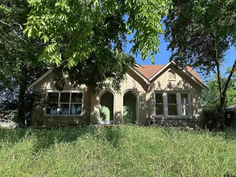 901 N Bois D Arc, Tyler, TX 75702