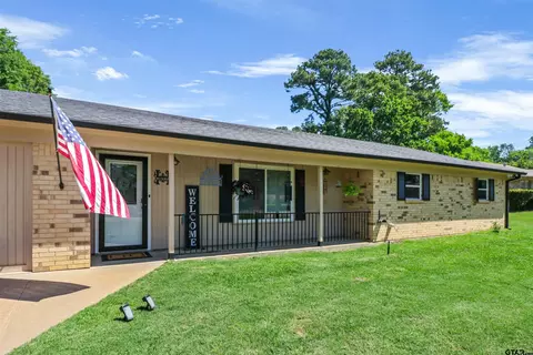 1804 Morris Dr, Jacksonville, TX 75766
