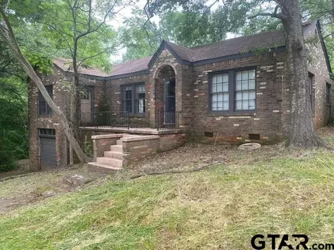 710 S Dickinson, Rusk, TX 75785