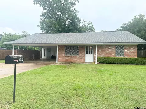 104 Lakeway Dr, Crockett, TX 75835