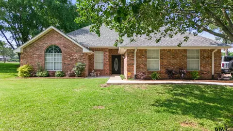 2902 Augusta, Jacksonville, TX 75766