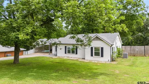 303 S Williams St, Overton, TX 75684