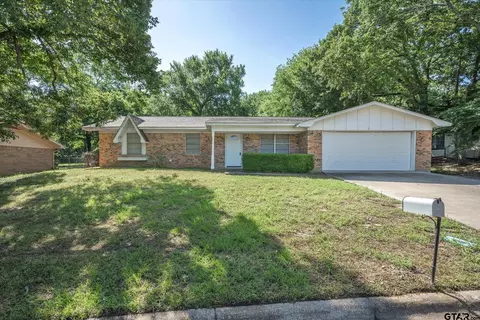1318 Forrest Dr, Canton, TX 75103