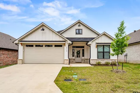 2715 Royal Village Way, Tyler, TX 75701