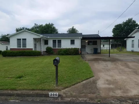 206 Magnolia Dr, Mount Pleasant, TX 75455