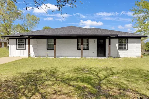 796 W Mallory St, Lindale, TX 75771