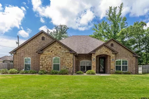 105 Towering Oaks Bch, Longview, TX 75602