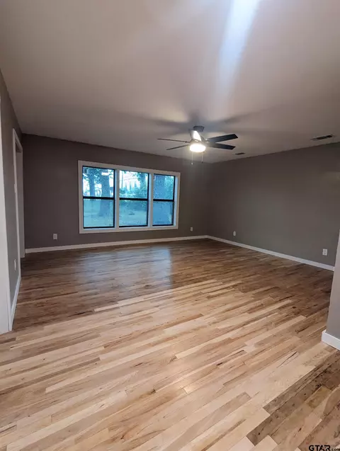 311 E Main, Van, TX 75790 photo 15
