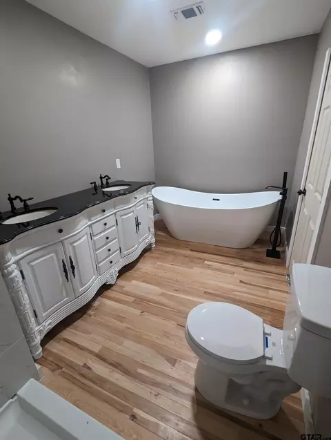 311 E Main, Van, TX 75790 photo 12